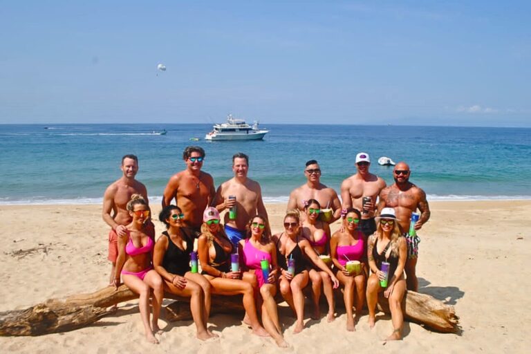 Aurora-yacht-Puerto-Vallarta-Nuevo-Vallarta-rent (5)